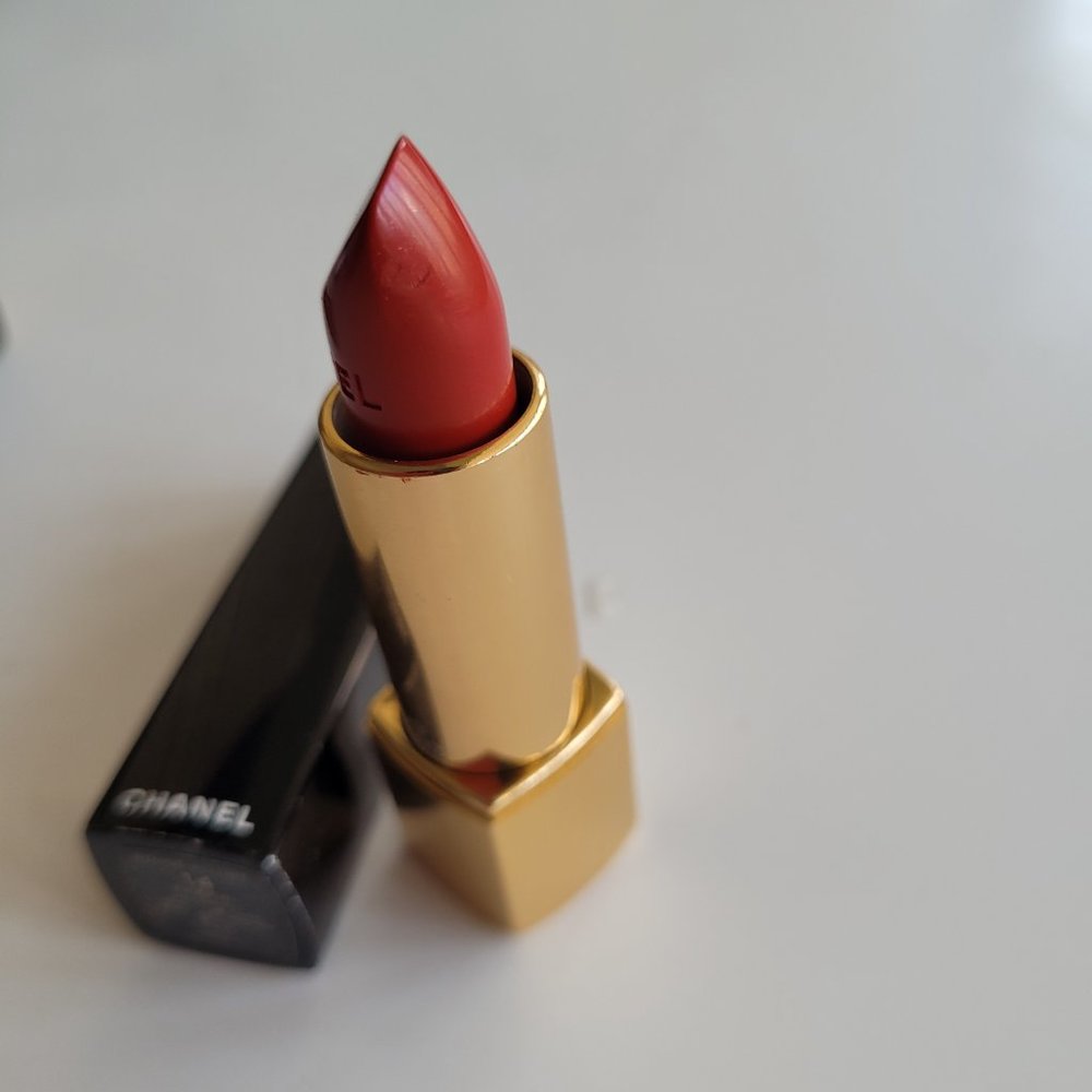 Chanel Rouge Allure #104 Passion -new
